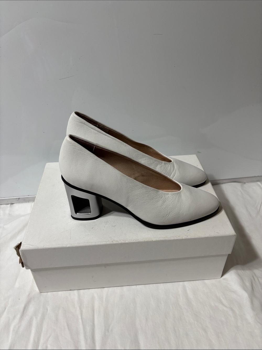 Mid-Height White Block Heel Pumps with Geometric Cutout. Made in Spain. Like new